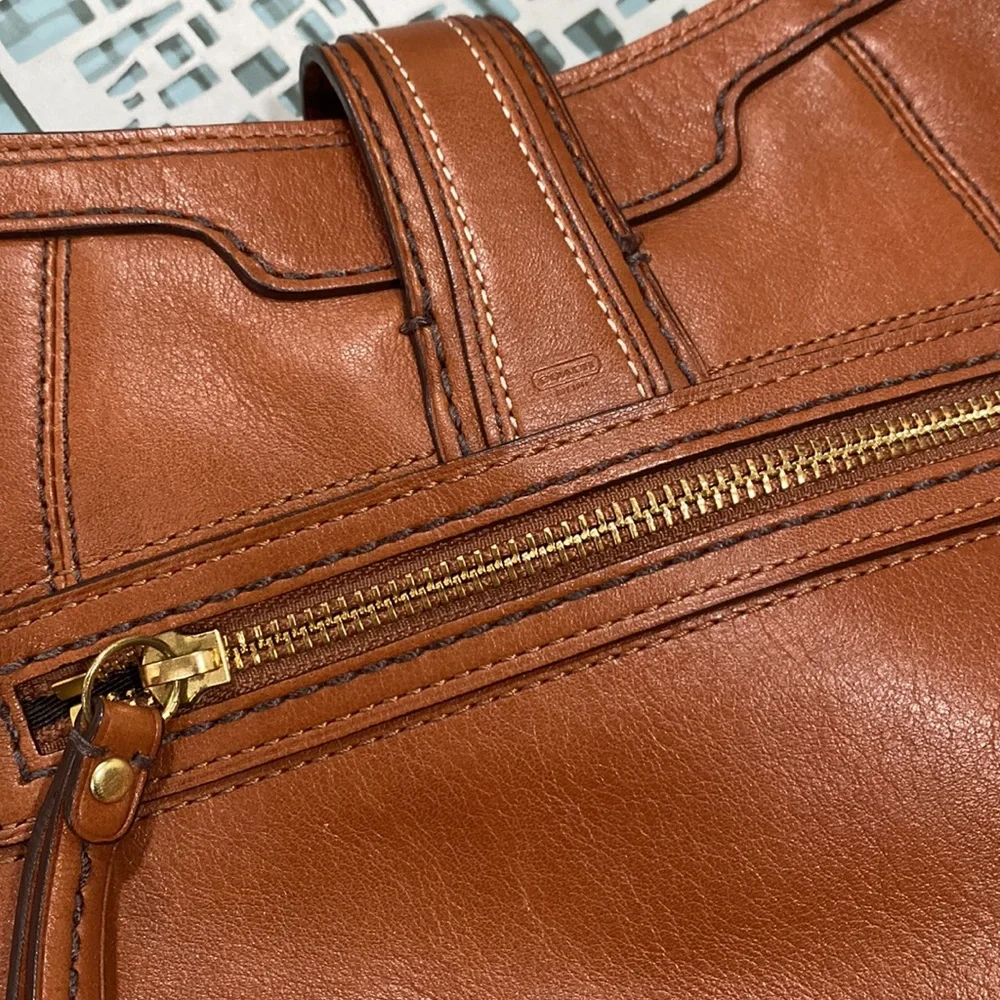 Coach leather shoulder Hampton bag - Picture 8 of 13